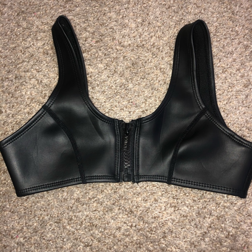 Hoaka 🖤 black faux leather zip up swim top - Picture 1 of 3